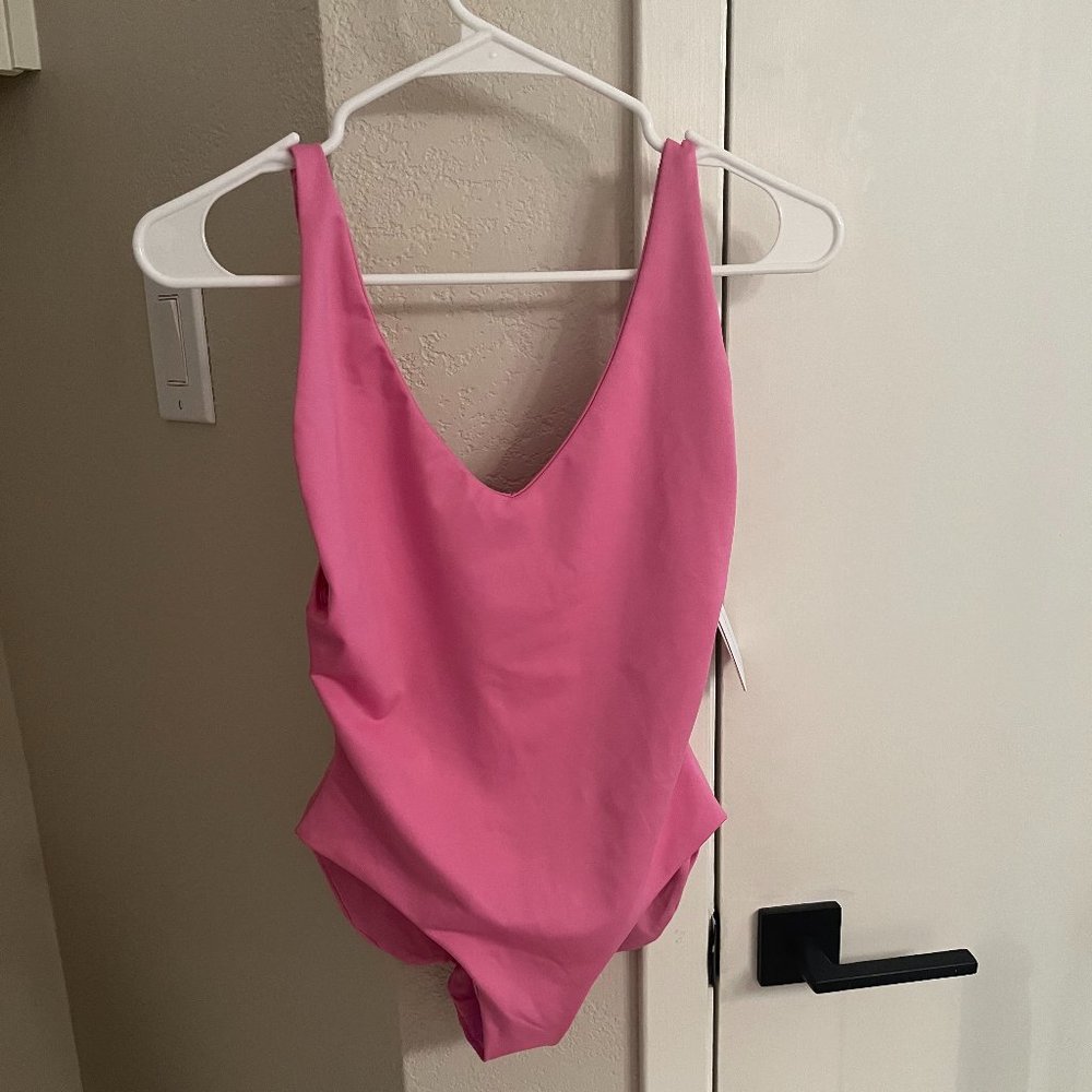 Londre The Minimalist in Scuba Barbie Pink